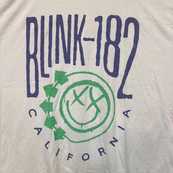 Blink 182 Smiley Face Rock Tshirt size L/XL - Picture 2 of 5